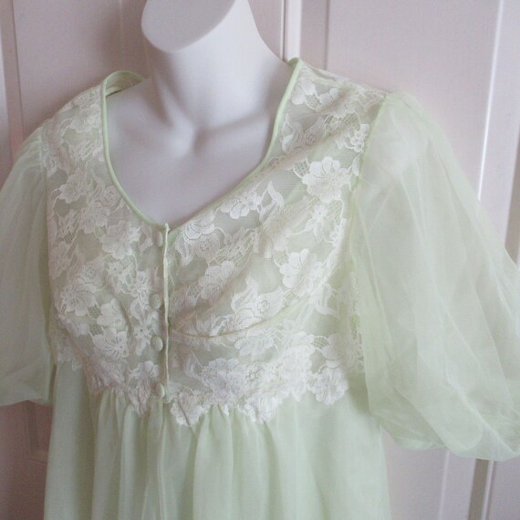 Vintage 60's Vanity Fair Robe Gown Peignoir Set Y… - image 3