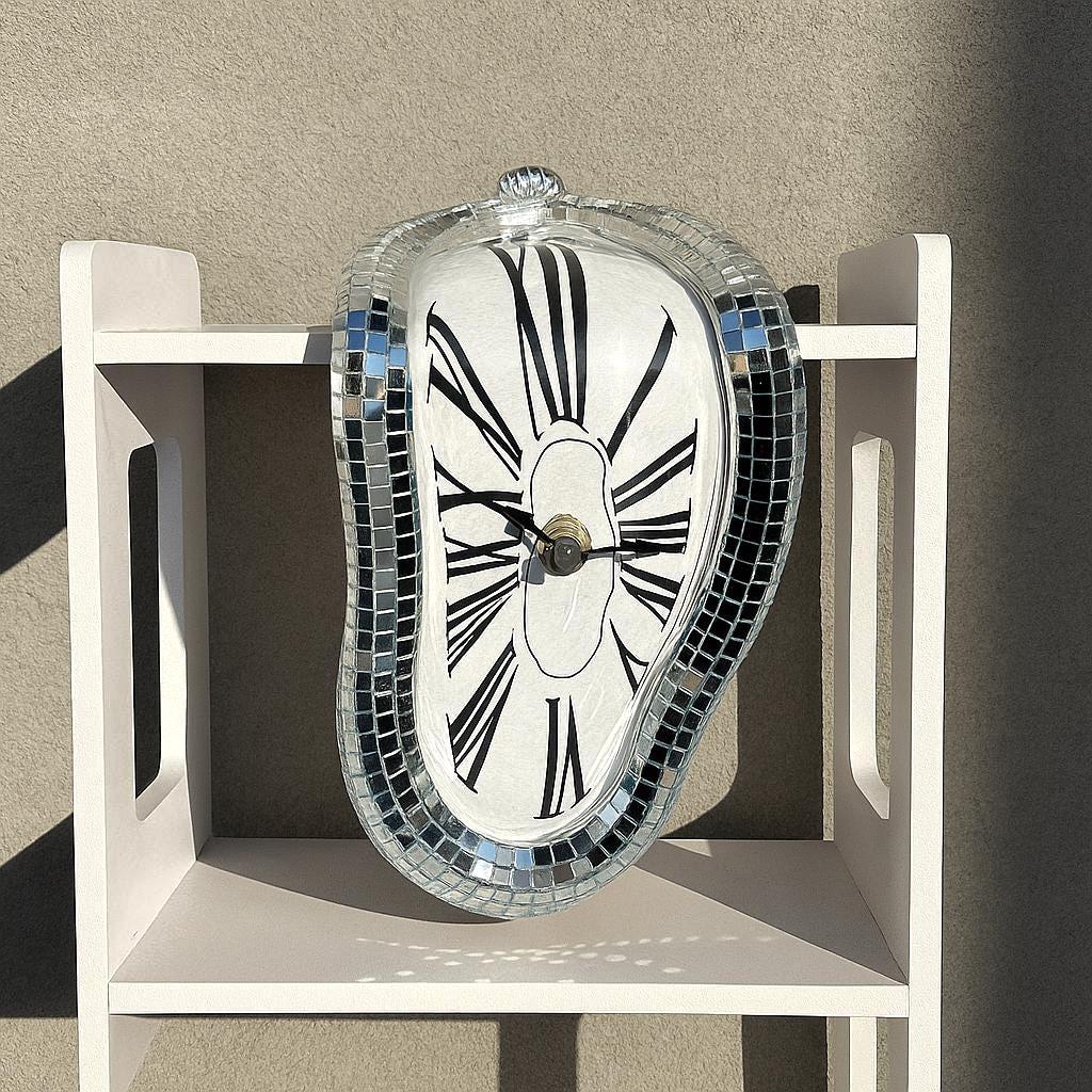Surreal art clock - Etsy België, image size:1024x1024
