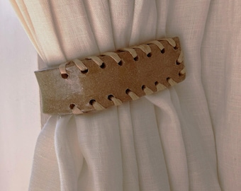 Decorative raffia and ceramic curtain tieback - wall tieback in glazed caramel stoneware - handmade in France
