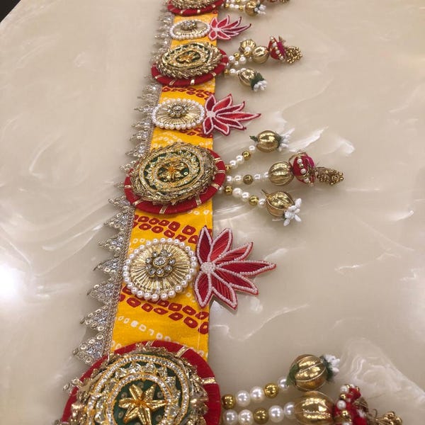 Toran indio hecho a mano: adorno festivo para puerta de Diwali con perlas