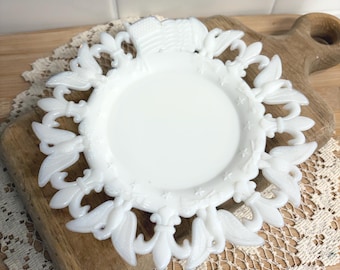 Vintage Westmoreland Milk Glass Eagle Plate | Patriotic Fleur de Lis Milk Glass | Americana Cottage Decor | White Milk Glass Serving Plate