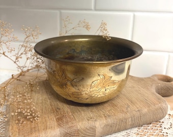 Vintage Solid Brass Bowl Hong Kong Engraved Floral Planter Cachepot Brass Decor 1960s 1970s