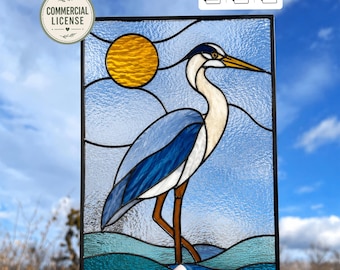 Patrón de vidriera de garza azul, plantilla imprimible con licencia comercial, archivos PDF, JPG y PNG, atrapasoles de garza en vidrio.