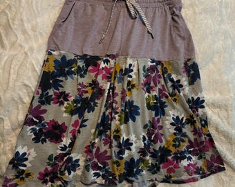 Women’s Upcycled Purple Floral Skirt with Pockets Size Small