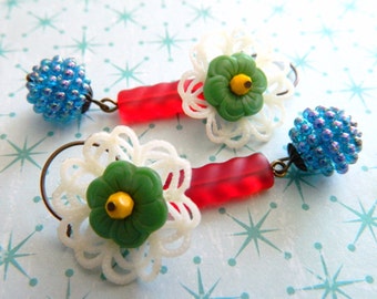 Retro Earrings, Berry Earrings, Red Blue Green, Flower Earrings, Floral Lace Earrings, Summer Earrings, Retro Jewelry, Bohemian Earrings