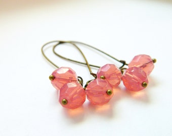 Pink Earrings, Pink Opal, Vintage Pink Earrings, Retro Pink Earrings, Pink Bridesmaid Earrings, Retro Jewelry, Shabby Chic, Bead Earrings