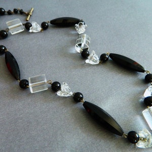 Cocktail Necklace, Black & White, Art Deco Necklace, Vintage Glass Necklace, Layering Necklace, Beaded Strand Necklace, Statement Jewelry