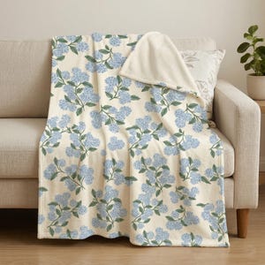 Manta de hortensias azules, regalos para amantes de las hortensias, manta de flores de jardín, ropa de cama de hortensias, manta azul y blanca, regalo de hortensias para mujer