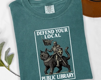 Knight Cat Library T-Shirt - Comfort Colors, Book Lover Gift