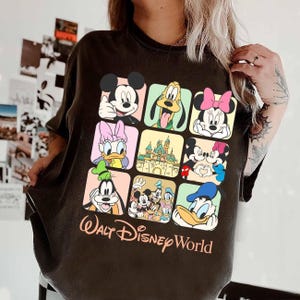 Retro Walt Disneyworld Shirt, Vintage Disney Micky und Freunde Shirt, Disney Familienurlaub Shirt, Disney Reise 2026 Shirt,Micky Maus Tee Bild 2