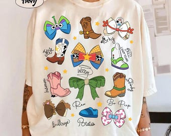 Camiseta Disney Toy Story Bow and Shoe Comfort Colors, Camiseta Pixar Toy Story 5 Coquette Bows Inspirada, Camiseta You've Got A Friends In Me, Camiseta Disney