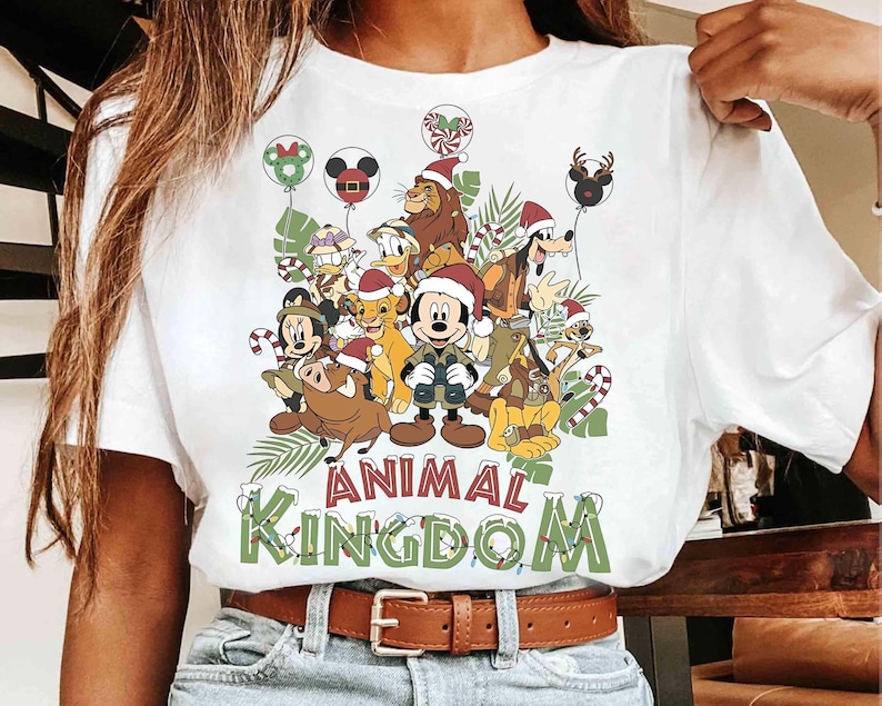 Disney Micky und Freunde Animal Kingdom Weihnachtshelles Shirt, Der Löwenkönig Hakuna Matata Weihnachtst-stück, Disney Safari-Modus Walt Disney World Trip Bild 6