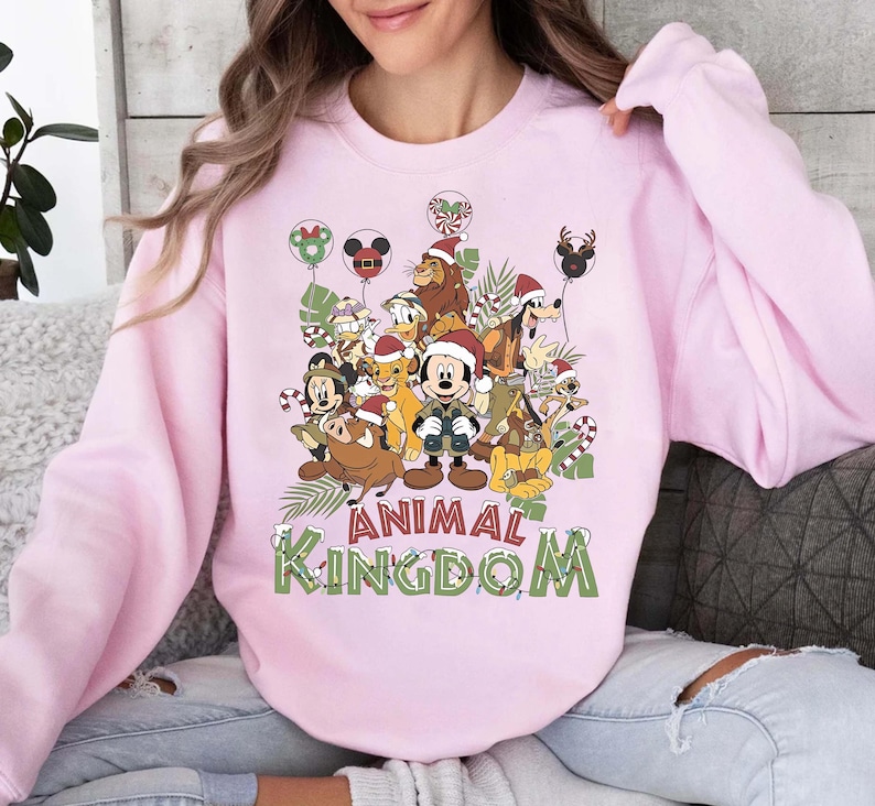 Disney Micky und Freunde Animal Kingdom Weihnachtshelles Shirt, Der Löwenkönig Hakuna Matata Weihnachtst-stück, Disney Safari-Modus Walt Disney World Trip Bild 5