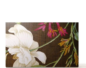 White flower Luxe empty magnetic palette for single makeup pans, birthday gifts for her.