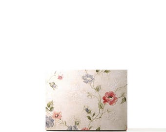 Travel floral magnetic palette double sided for single makeup pans, dainty rose.