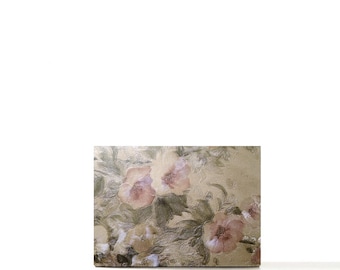 Travel nature bouquet magnetic palette double sided for single makeup pans, pink flower.