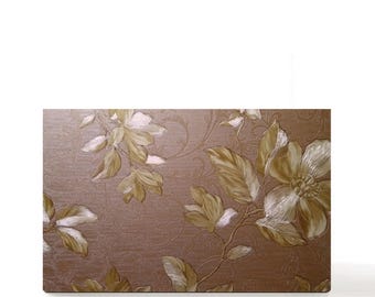 Empty magnetic makeup palette for single eyeshadow pans. Vintage golden flower bouquet.