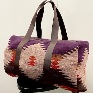Bolsa de viaje de fin de semana en morado, rojo, dorado y gris - Valley