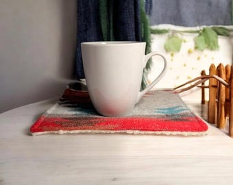 Cozy Wool Blend & Sherpa Mug Rug Set – Eco-Friendly Upcycled Handmade Gift (Set of 4) - Plateau