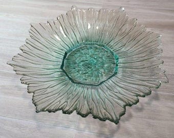 Assiette tournesol vintage en verre bleu-vert 11 po. Bol de service floral texturé bleu sarcelle