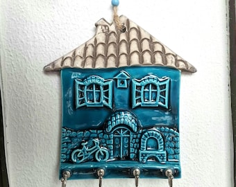 Handmade Ceramic House Key Holder | Wall Hanging Turkish Home with 4 Hooks | Blue Aegean House Decor | 20×15 cm (7.9×5.9 in)