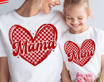 Mama's en mini-valentijnsshirts, hart bijpassende outfit met rode gingham