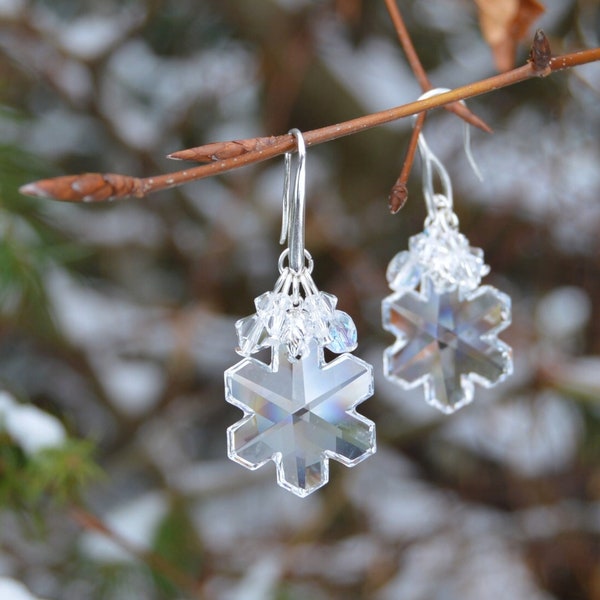 Boucles d'oreilles flocon du neige cristal blanc, bijoux hiver féerique, Reine du Glace, cadeau pour Noël, bijoux elfiques,  blanche-neige