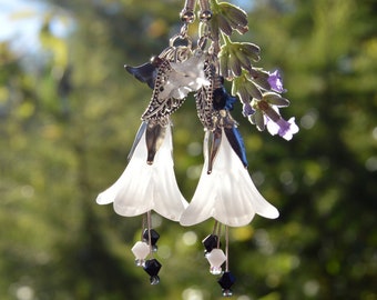 Black and white flower earrings with dangling crystals, snow Queen jewelry, wife gift, moonlight fairy earrings with black and white flowers