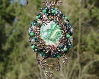 Moss green leaf necklace with fern leaves, botanical wire wrapped crystal pendant, forest green witch elfcore jewelry, stone agate necklace