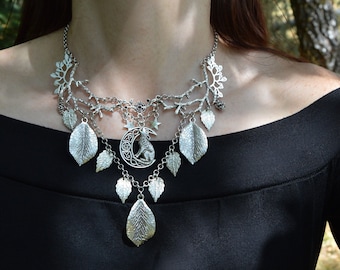 Wolf moon necklace, witchy jewelry, elven twig necklace with stars, night elf jewelry, strega fashion forest goth, howling wolf necklace