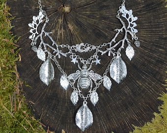 Silver Bee Necklace with twigs and leaves, elfcore forest witch jewelry, insect silver twig bib necklace with bee charm and leaf pendants