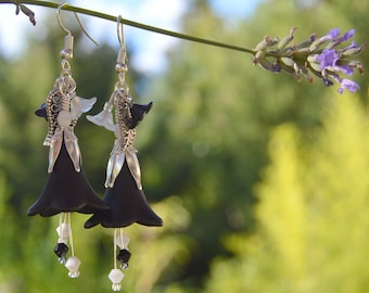 Black and white flower earrings, gothic fairy jewelry, witchy earrings with crystals, whimsigoth jewelry, black flower dangle earrings