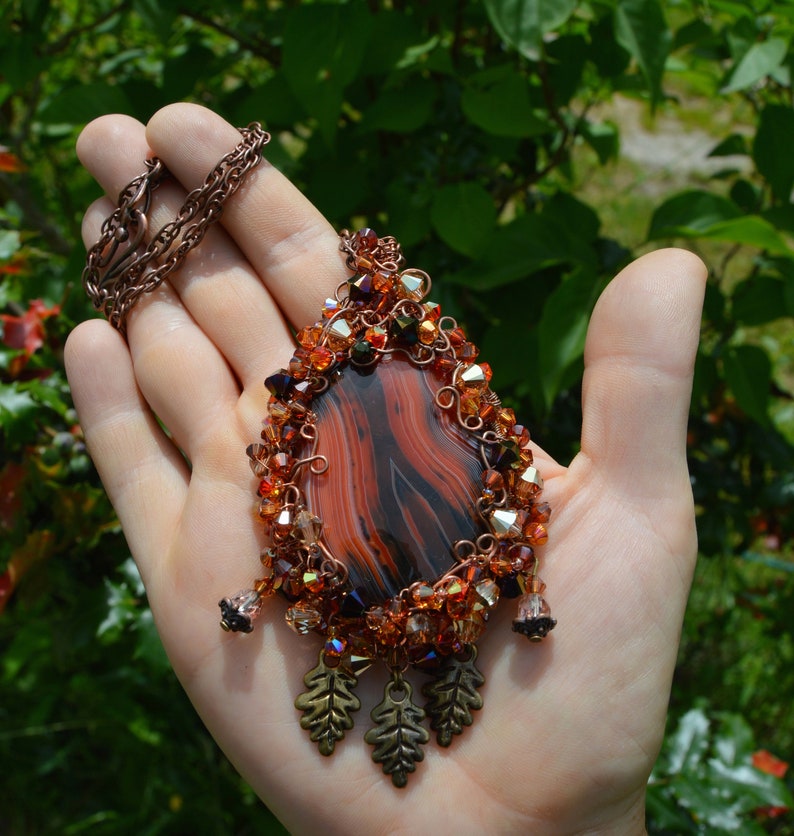 Colgante de hoja de otoño, collar envuelto en alambre de cristal rojo y oro, joyas del bosque de otoño, collar de hadas, colgante de envoltura de alambre de cobre mori girl elf imagen 4