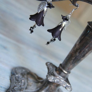 Pendientes de flores negras góticas, pendientes negros boho de bruja, joyas de hadas victorianas, pendientes de vampiros góticos, joyas de brujas mori kei strega oscuras imagen 2