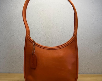 COACH Vintage 9033 Ergo Zip Shoulder Bag Black Full-grain Leather