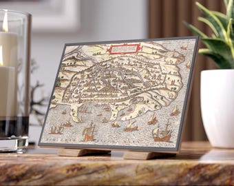 Mapa antiguo de Alejandría, foto en azulejo de cerámica / Ilustración del puerto egipcio