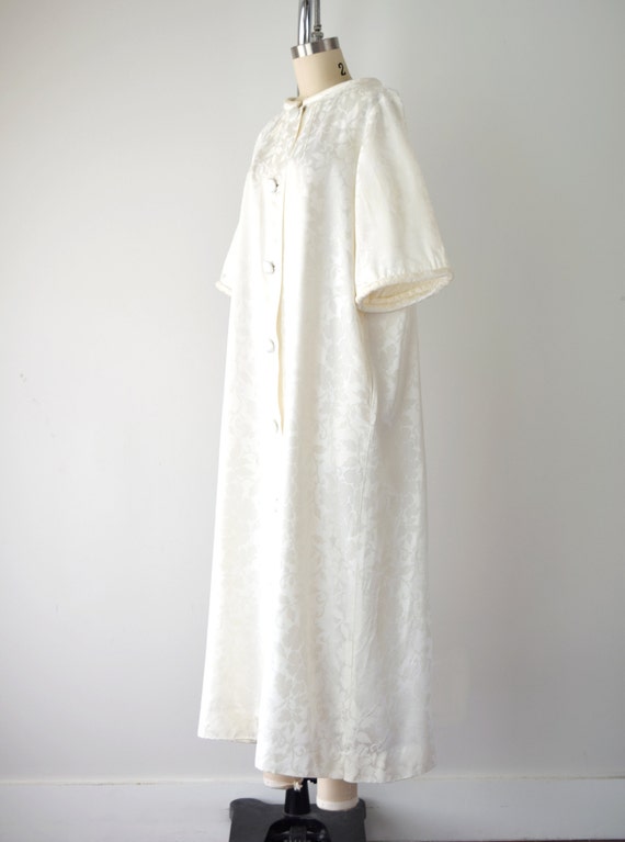 60s White Brocade Duster Lg / Pearl White Duster … - image 4