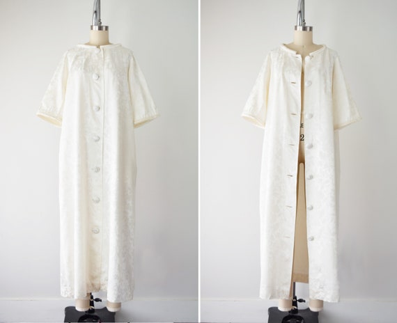 60s White Brocade Duster Lg / Pearl White Duster … - image 1