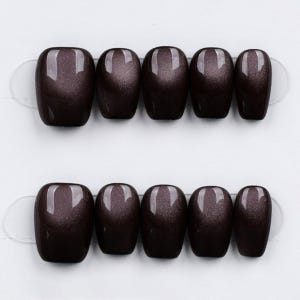 Handgemaakte zwarte kers op de nagels: glanzende ovale glans, herbruikbaar