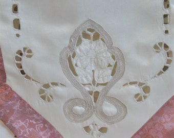 Vintage Cutwork Bordado Mesa Runner, Floral, Pergaminos, Adornos