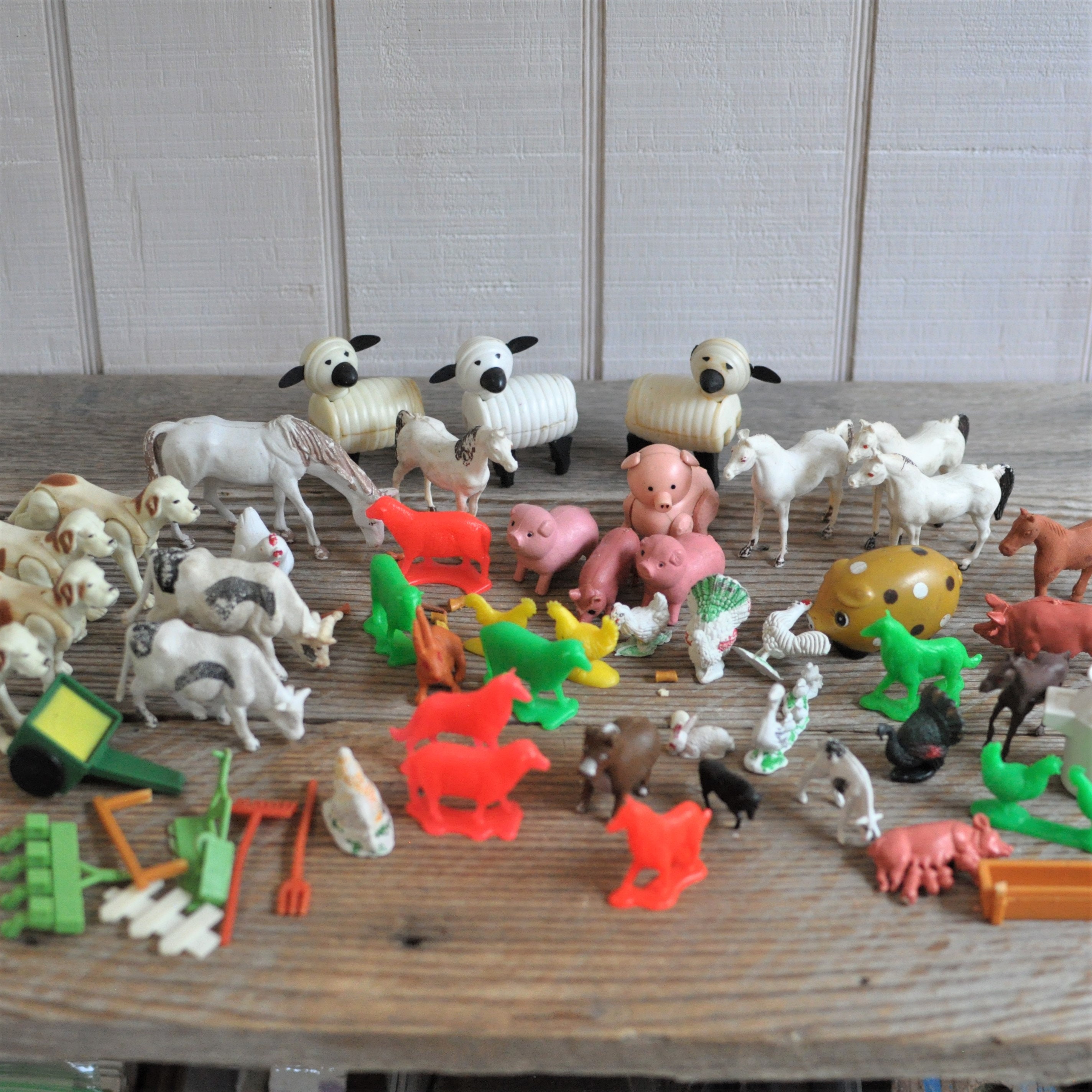 Lot de 12 animaux de la ferme en plastique PAPO