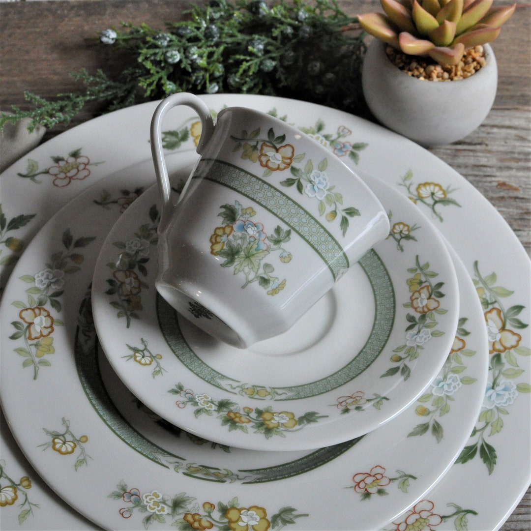 Royal Doulton Tonkin, 4 Piece Place Setting, Yellow Green Floral, Gift