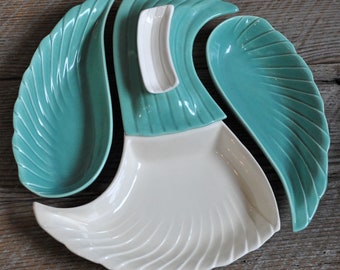 Hoenig of California Dip & Chip Covered Server, 319, Vegetable Party Tray, Turquoise, Mid Century Snack Bowl, Hors d'oeuvres Platter,