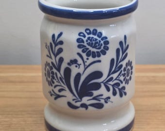 Vintage UCGC Taiwan 5" Ceramic Vase Utensil Holder Blue And White Floral Crock