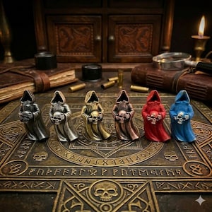 Op de afbeelding: Een rustiek houten bord met de tekst "Welcome to our home" in witte letters. Het bord heeft een verweerde afwerking en een eenvoudig, uitnodigend ontwerp, perfect voor een veranda of entree.