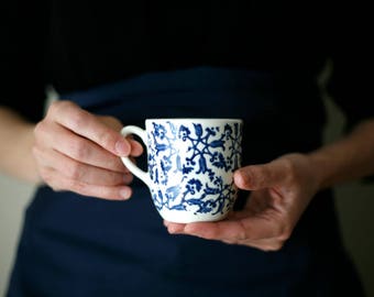 Petit café / Small coffee cup with handle/ blue flowers/artetmanufacture