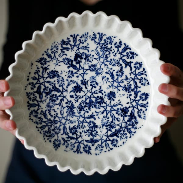 Quiche plate, white and blue - Pie plate- artetmanufacture