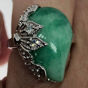 Vintage Lucky Green Nephrite Jade Ring