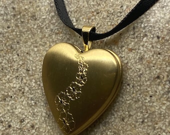 Vintage Golden Filled Heart Locket Necklace | Engraved Floral Choker