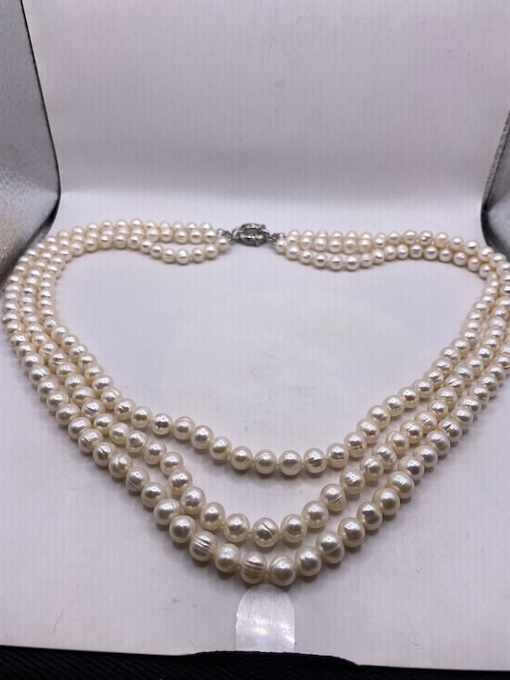 Vintage Hand Knotted White Pearl 3 Strand Necklace - image 3